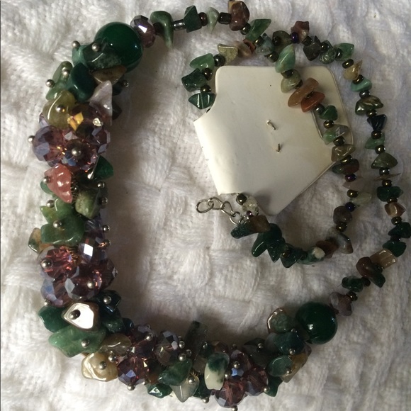 Jewelry - Elegant fashionable beaded necklace (earth color)